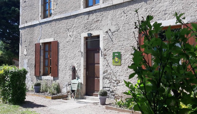 Maison Entière au Coueur du Village de Seuillet Proche de Vichy in Seuillet