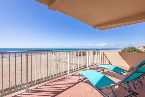 Maison Espadon Beachfront Villa Sand at Your Doorstep in Valras-Plage