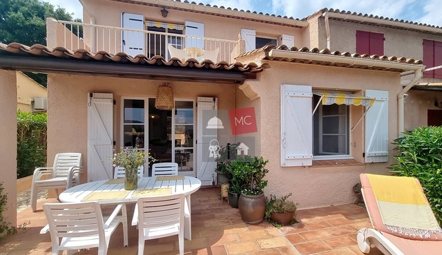 MAISON PROVENÇALE DANS RÉSIDENCE PRIVÉE