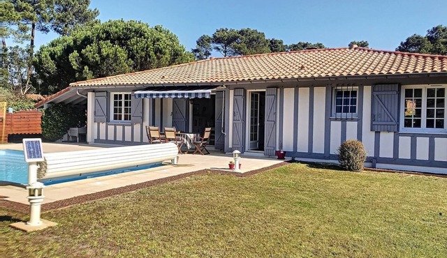 MESSANGES, nice house with pool, in a quiet area in MESSANGES