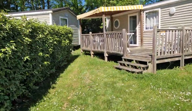 Mobile home in a 4* campsite Fun water park, slides, play area. in Châteauneuf-de-Galaure