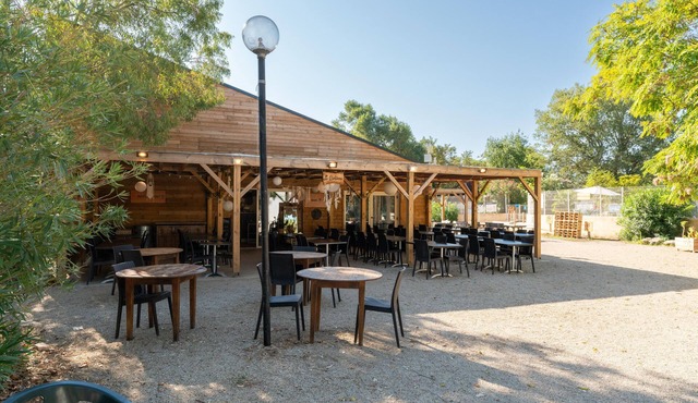 Mobile Home 'La Roque 139' with shared swimming pool, private terrace and air conditioning
