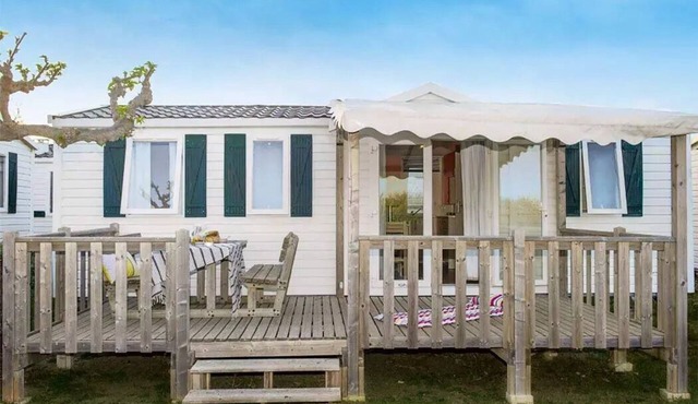 Mobile Home | Classic | 3 Bedrooms | 6 Guests | Raised Deck | A/C