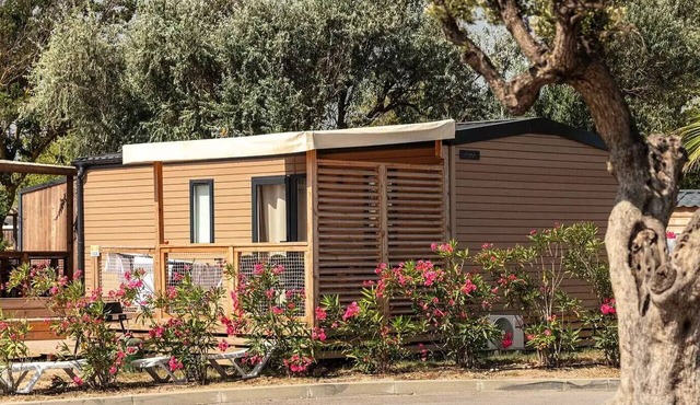 Mobile Home | Ultimate | 2 Bedrooms | 4 Guests | Raised Deck | A/C