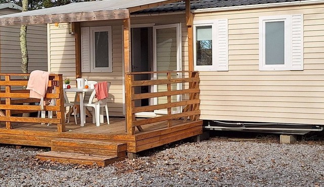 Mobile Home with Terrace for 4 Guests