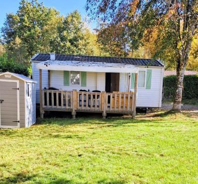Mobilhome climatisé au bord du lac avec piscine