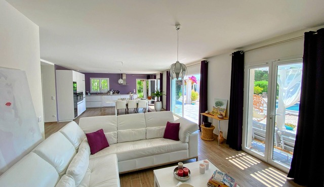 Moderne Villla Oliandre met Groot Zwembad in Le Plan de la Tour