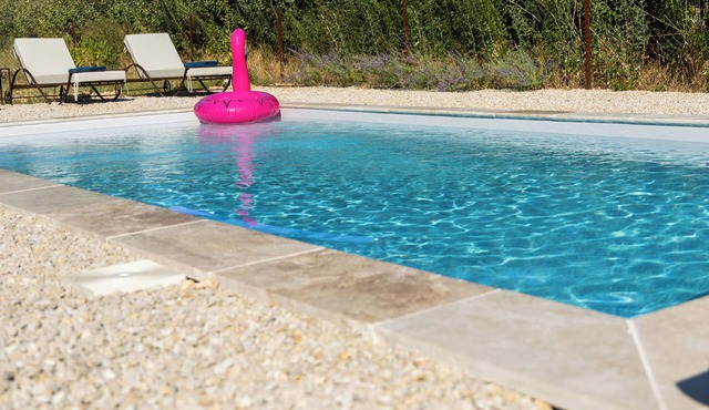 New 4* villa, heated pool.