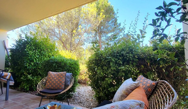 New apartment in top-of-the-range residence: swimming pool, tennis court, golf