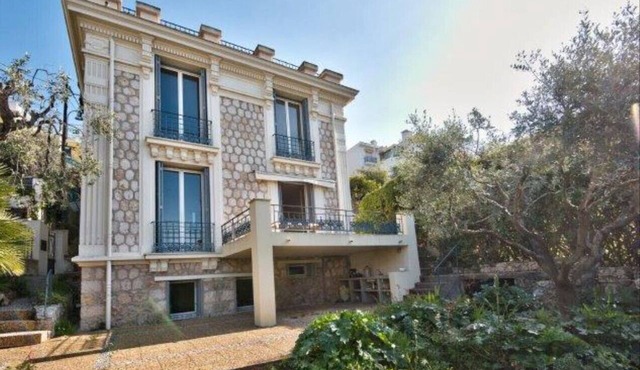 New! Beautiful villa in a great location in Nice. 3-bedroom ocean view. Short walks on the beach
