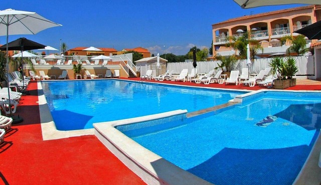 Nice T2 (1 bedroom) 4 pers 250m from the SEA with HEATED SWIMMING POOL & TENNIS (107)