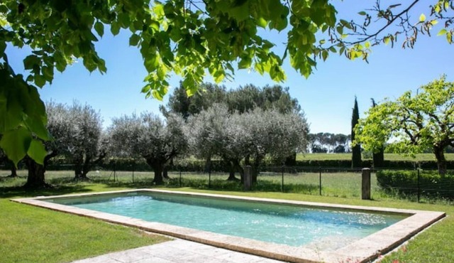 Old farmhouse with majestic view of the vineyards