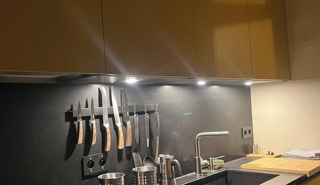 On the 11th in Marseille, Luxury Apartment under a MOBILITE lease