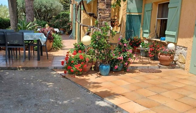 On the heights of Ollioules Semi-detached house Exceptional view
