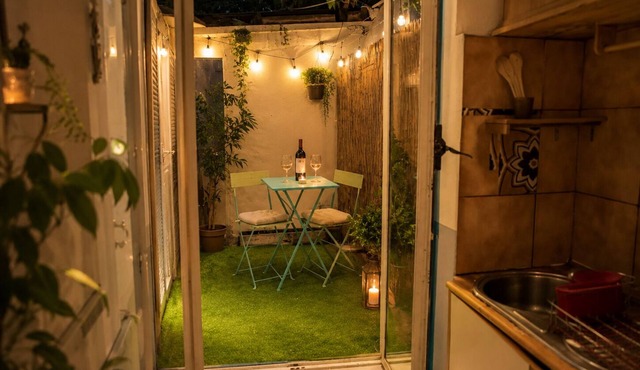 Peaceful Studio 35m² + Private Sunny Courtyard | Prime Location in Marseille 6th