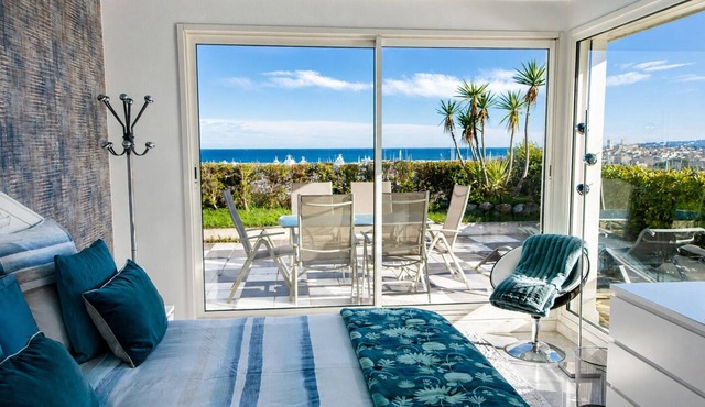 Penthouse - 180° sea-view rooftop, Port Vauban in Antibes