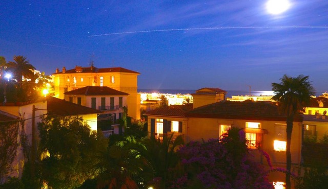 Penthouse Lou Lòu by iVillamia com