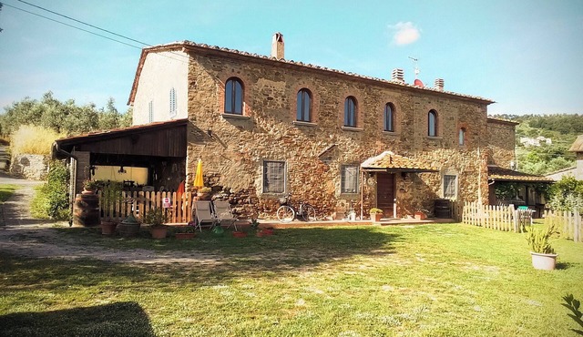 Poderino La Noce, room for 4 people, Wi-Fi, View, Garden in Toscana