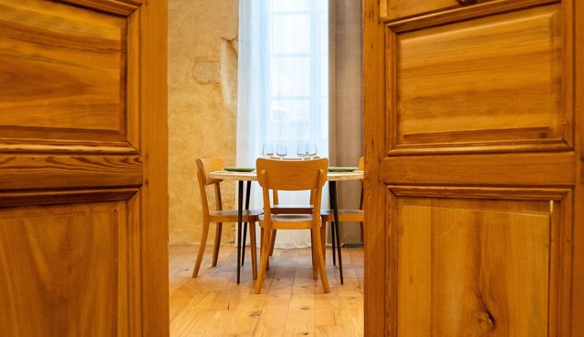 Prestigious flat with private terrace and SPA in Salon de Provence