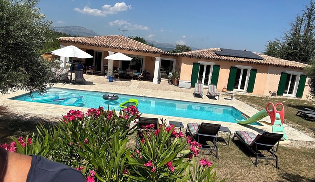 PRIVATE VILLA FOR INDIVIDUAL USE CLIMATIZED SWIMMING POOL FREE July and August