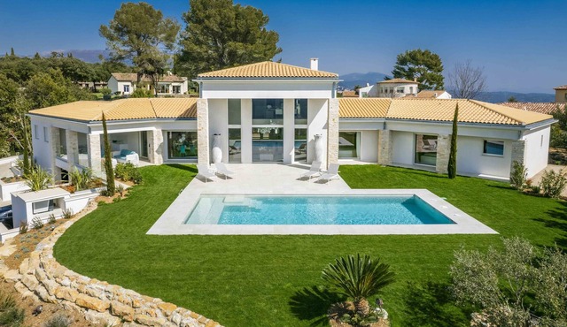 Proche de Mougins, Propriété de Luxe, vue Panoramique, Environnement Privilégié