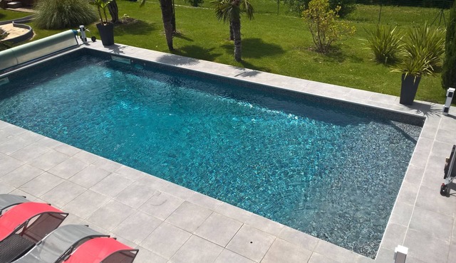 Property in an Exclusive Setting, 6 bdr, 6 bathrooms, heated pool,jacuzzi