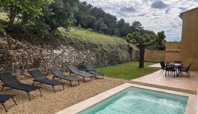 Provençal country house with a private heated pool and Wi-Fi, rated ⭐️⭐️⭐️