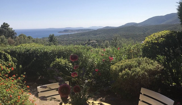 Provençal villa with sea views & Mediterranean garden, beaches, Wi-Fi, A/C