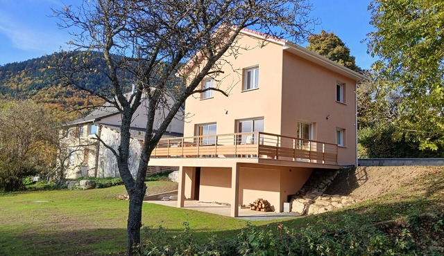 Quiet house with superb view