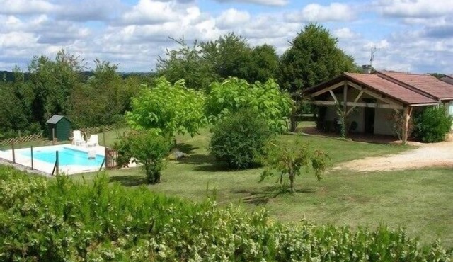 Quiet surrounded by greenery a home for a rest assured. in Le Bugue