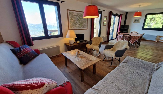 Renovated chalet for 9 people with pets allowed, St Michel de Chaillol