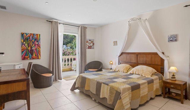 Room 'Le Petit Ramsès - Africa' with Shared Pool, Wi-Fi & Air Conditioning