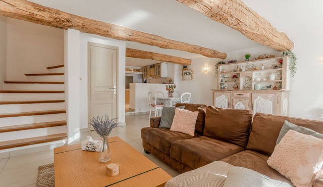 Sainte-Maxime House: Private Terrace, Wi-Fi, and Air Conditioning