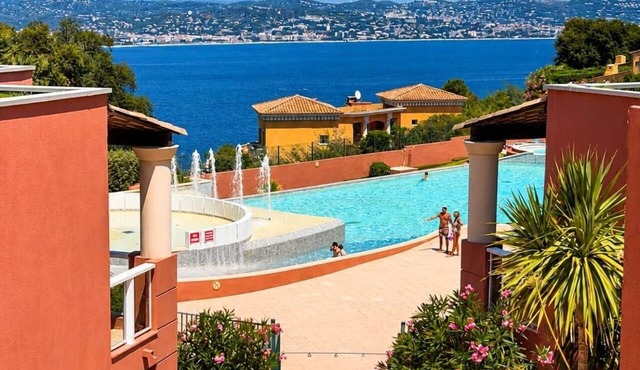 Secret garden beautiful 2-room apartment in luxury residence with swimming pool and jacuzzi
