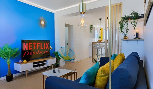SMILE HÔME-Nid Panoramique VUE WOW ! SPAdéco - LoungeZEN - Terrasse ensoleillée - arrivée autonome - Netflix - emplacement idéal - Lumineux - rénové à neuf - Wifi Fibre -