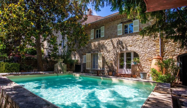 Sous l'if du marquis, villa with private pool
