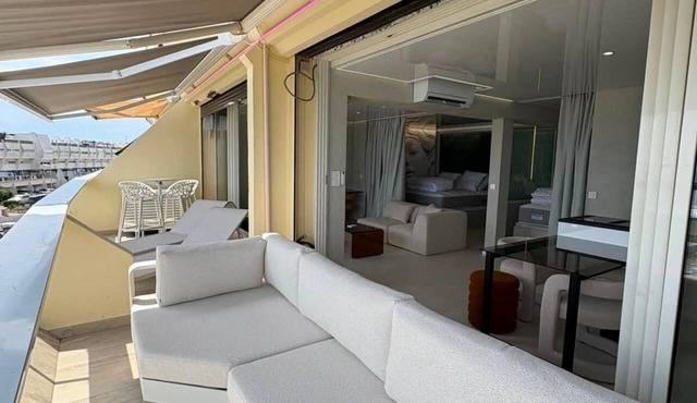 Spacious 3-Bedroom Apartment in a Naturist Village with Ocean Views