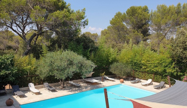 Spacious Air-conditioned Villa in the heart of Aixoise Nature 10 people