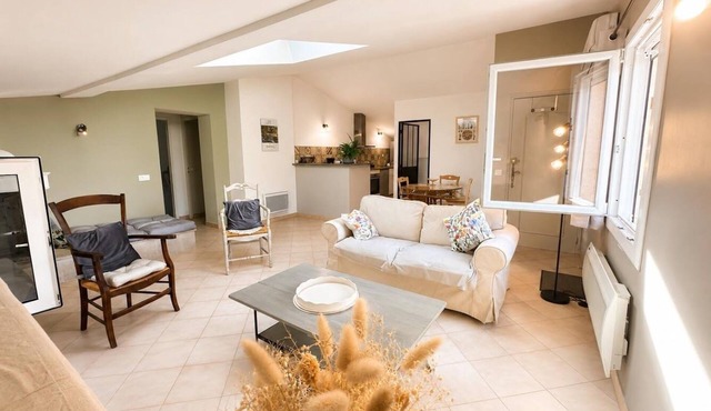 Spacious gîte in Provence, 2 bedrooms, air conditioning, wifi fibre, parking