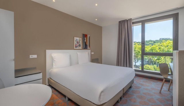 Spark by Hilton Lyon Park Saone