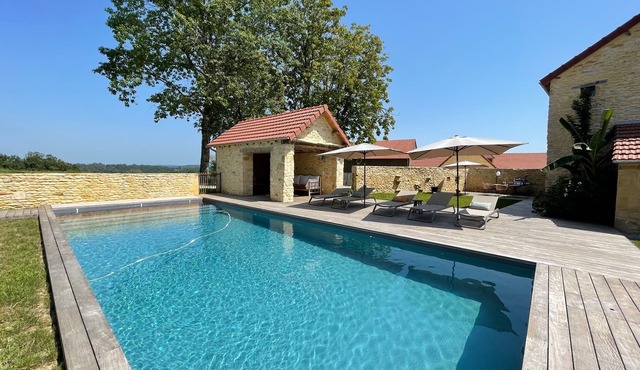 Splendide Maison Climatisée en Périgord Noir-piscine Privée in Sergeac