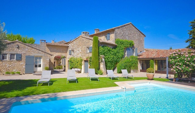 St Roch: Luxury farmhouse from the 18th century with heated pool