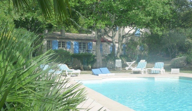 St-Tropez peninsula, 6 bedrooms with large pool