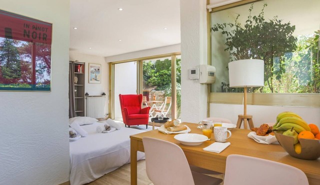 Studio A/C La Californie with patio by Olidesi