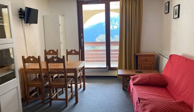 Studio cabin 4 guests, balcony, ski-in/ski-out, elevator