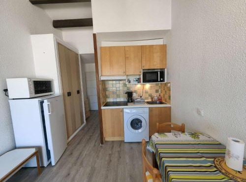 Studio Cabine 4 Pers avec Lave-linge, Piscine et Parking - FR-1-607-47