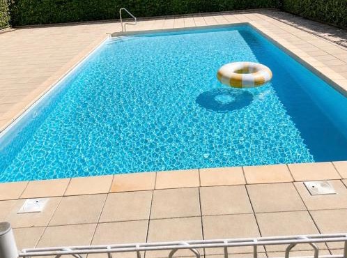Studio cosy climatisé avec piscine parking Centre de Brignoles