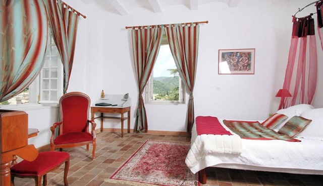Studio "Papillon" with Mountain View, Wi-Fi, and Air Conditioning in Vals-les-Bains