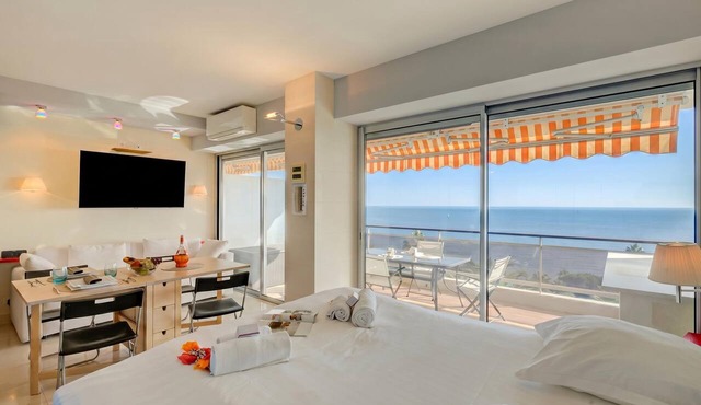 Studio sea view - Swimming pool & Terrace, Golfe-Juan, France