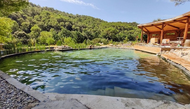 Stunning home in Uchaux
